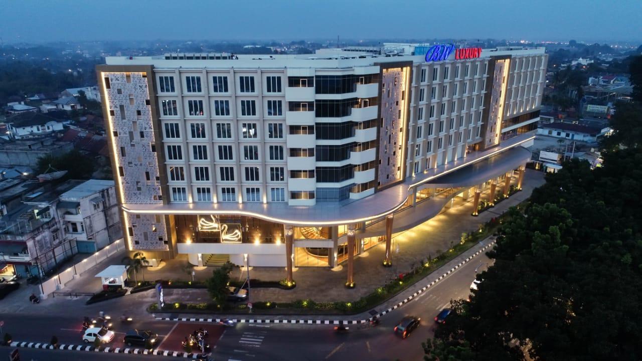 BW Luxury Hotel Jambi Exterior photo